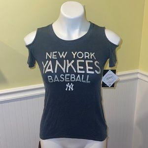 New Era New York Yankees girls cold shoulder top. Size 10-12 NWT. MLB.